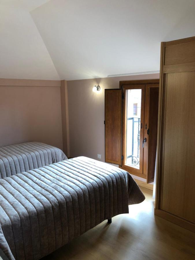 Apartamentos Turisticos Escorraladas Baltanás Екстериор снимка