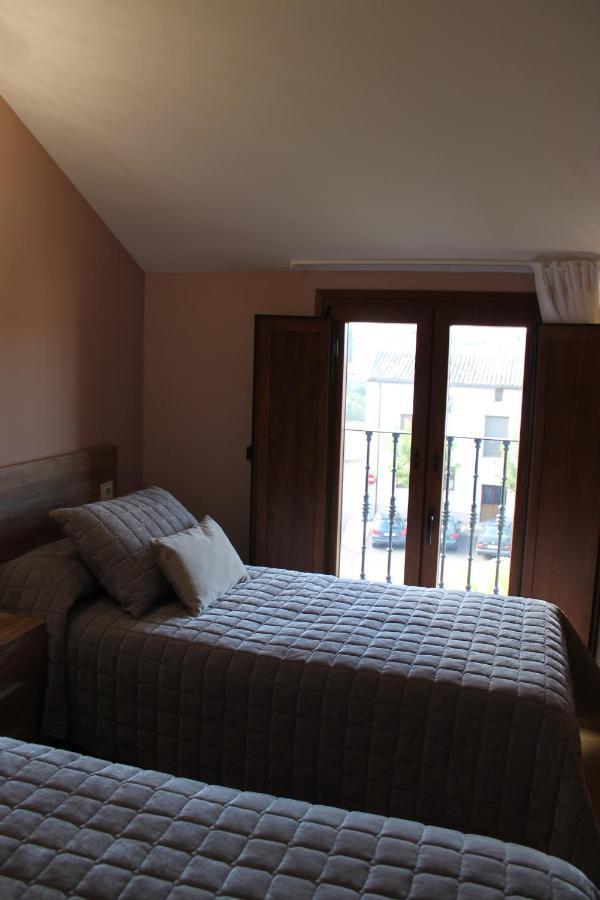 Apartamentos Turisticos Escorraladas Baltanás Екстериор снимка